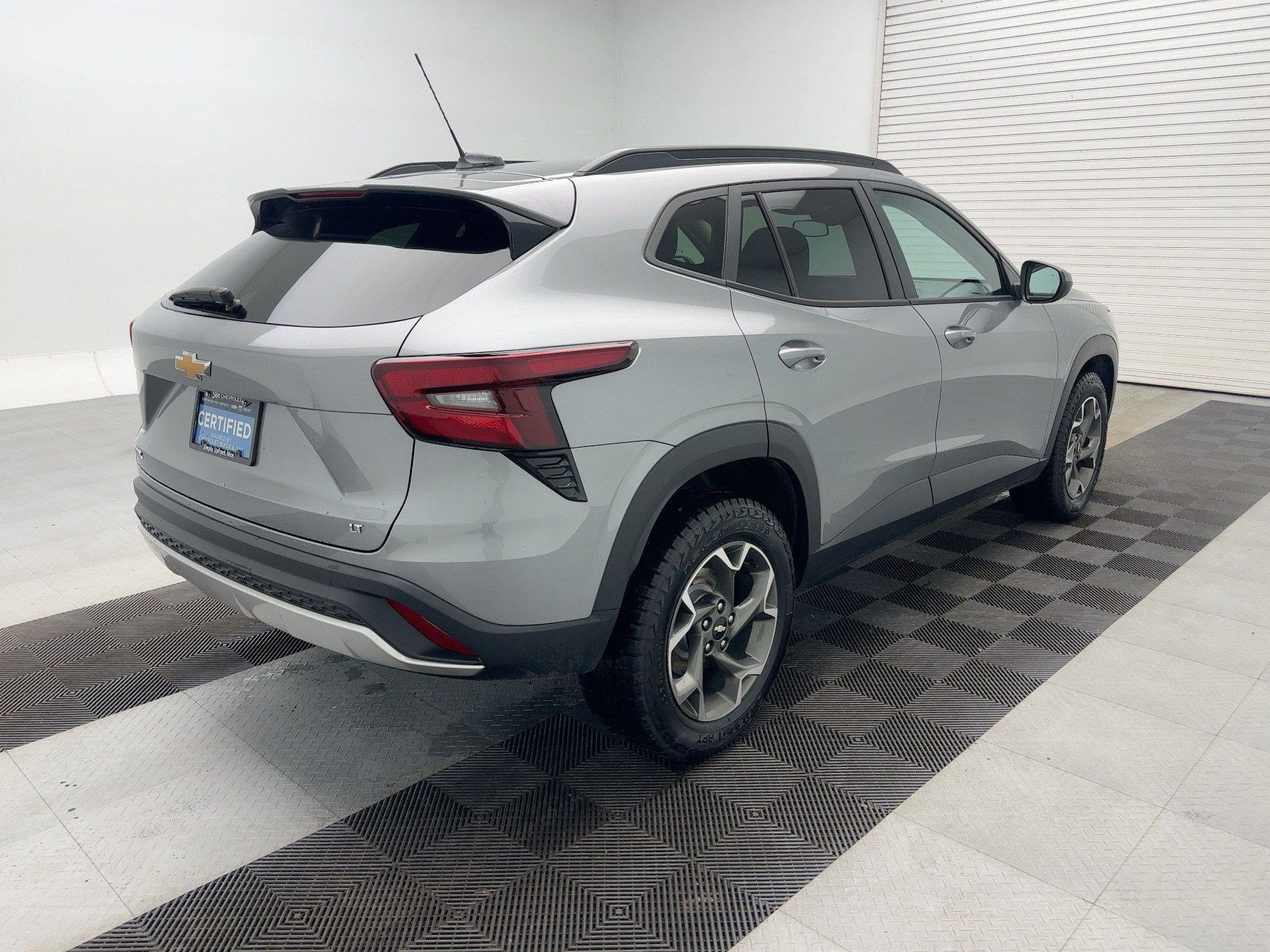 Certified 2024 Chevrolet Trax LT w/ Sunroof Package image 8