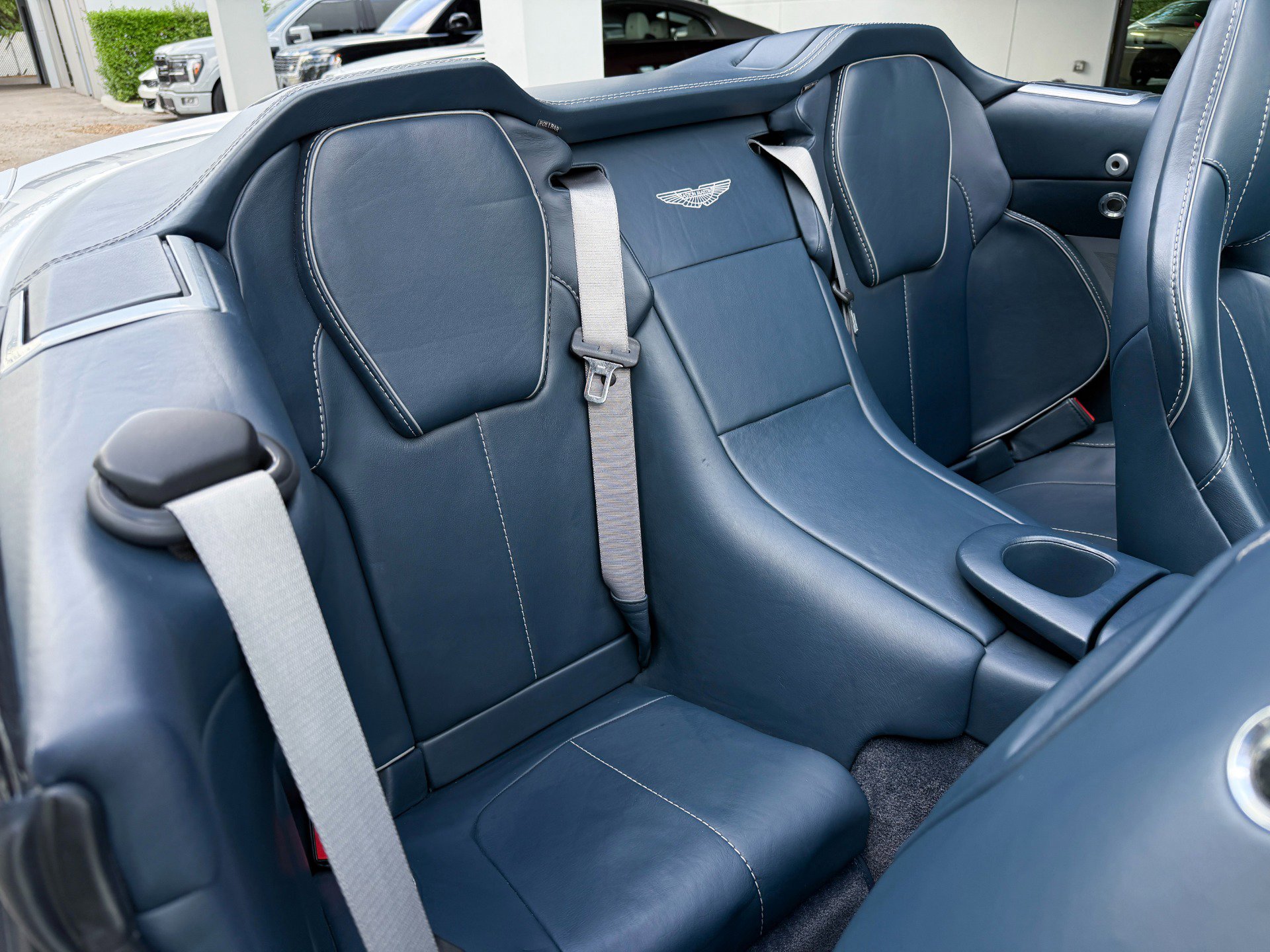 Used 2014 Aston Martin Vanquish Volante RWD image 32