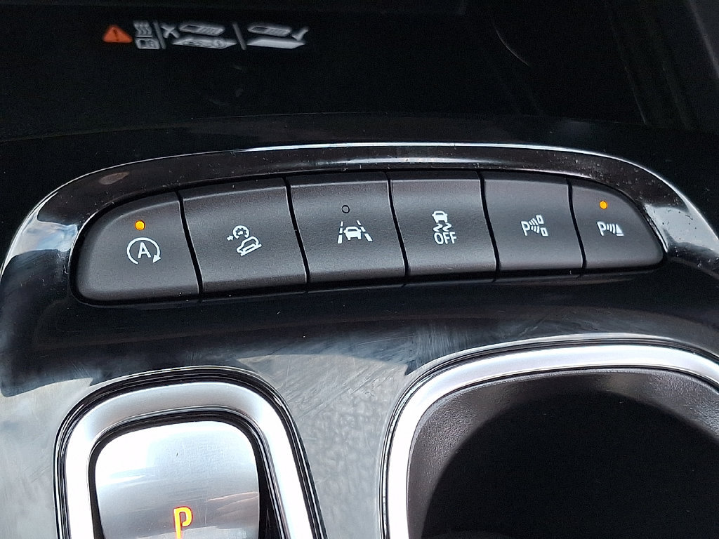 Used 2023 Buick Envision Avenir AWD/4WD image 32