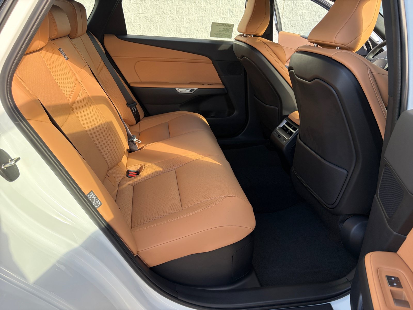 New 2026 Lexus ES 350h AWD image 18