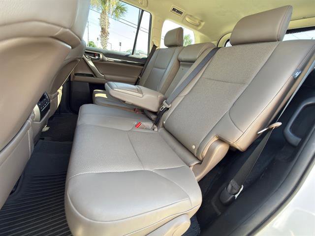 Used 2023 Lexus GX 460 Premium w/ Premium Package image 11