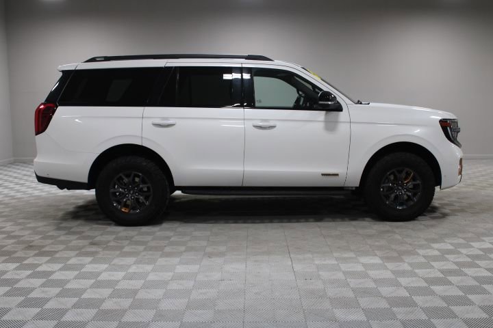 Used 2025 Ford Expedition Tremor image 12