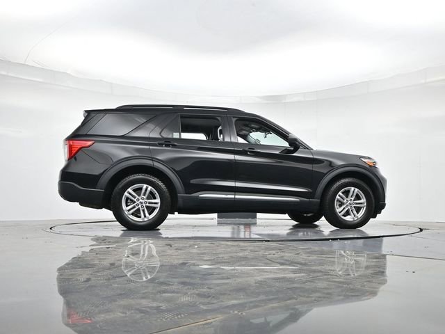 Used 2022 Ford Explorer XLT image 31
