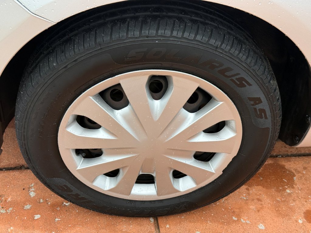 Used 2018 Nissan Versa SV FWD image 8