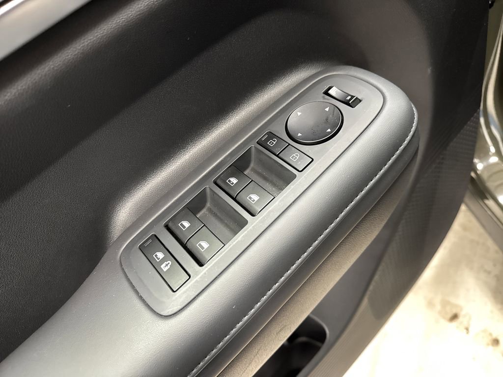 Used 2025 Hyundai Santa Fe XRT image 30