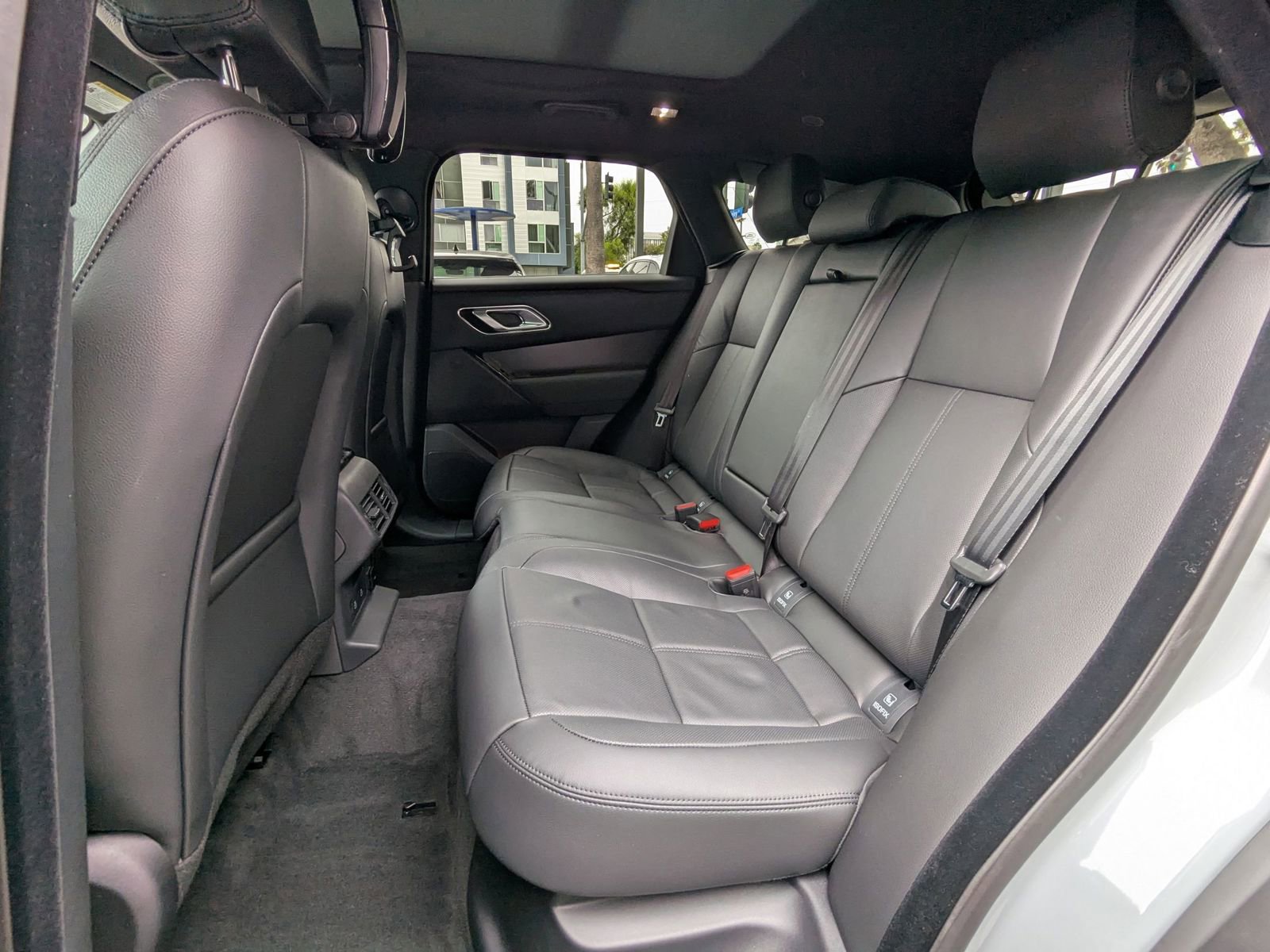 New 2026 Land Rover Range Rover Velar Dynamic SE image 22