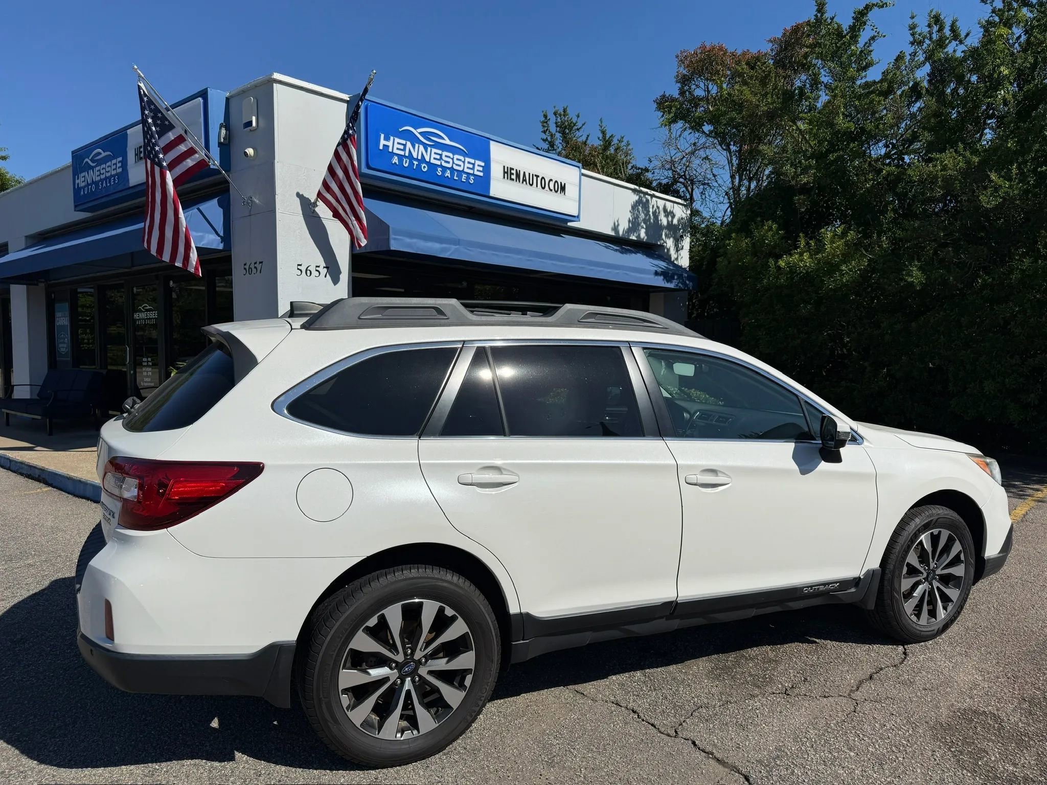Used 2017 Subaru Outback 2.5i Limited AWD/4WD image 8