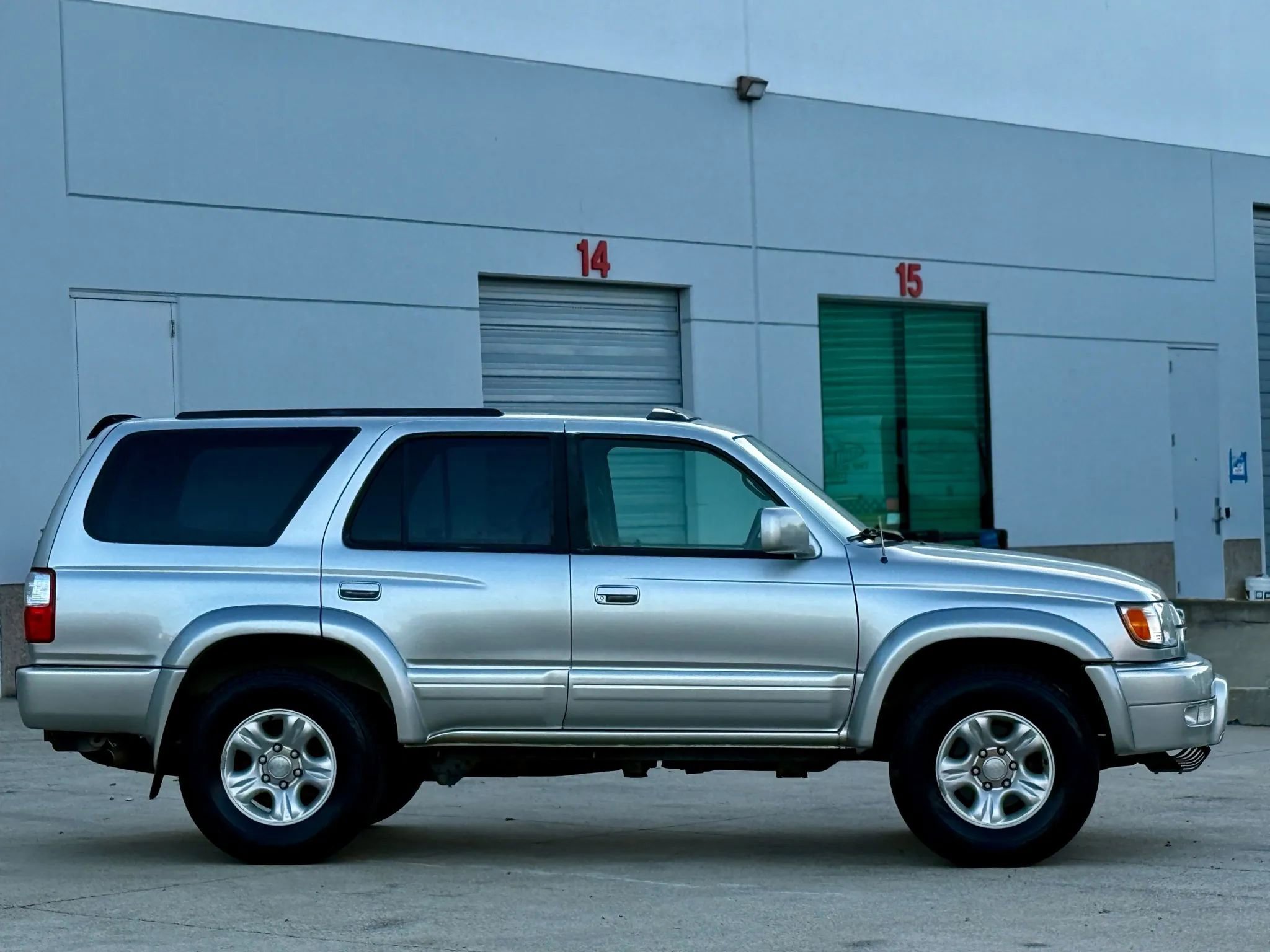 Used 2001 Toyota 4Runner Limited image 7