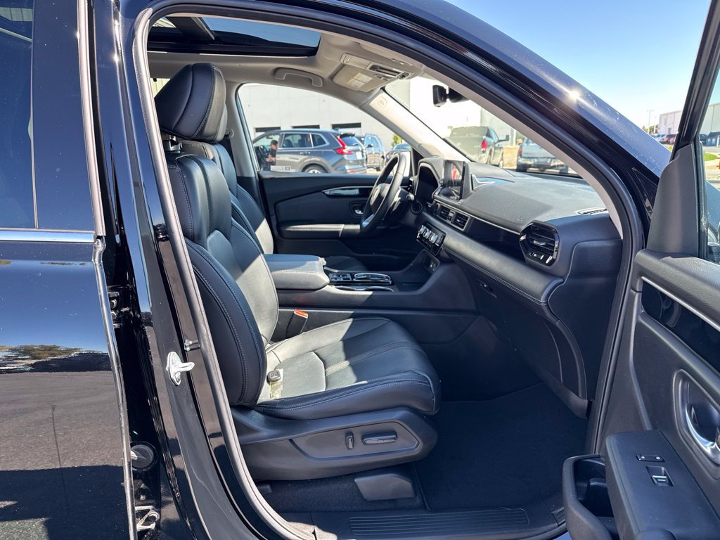 Used 2023 Honda Pilot Touring image 43