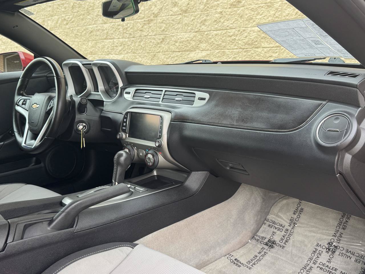 Used 2015 Chevrolet Camaro LT RWD image 27