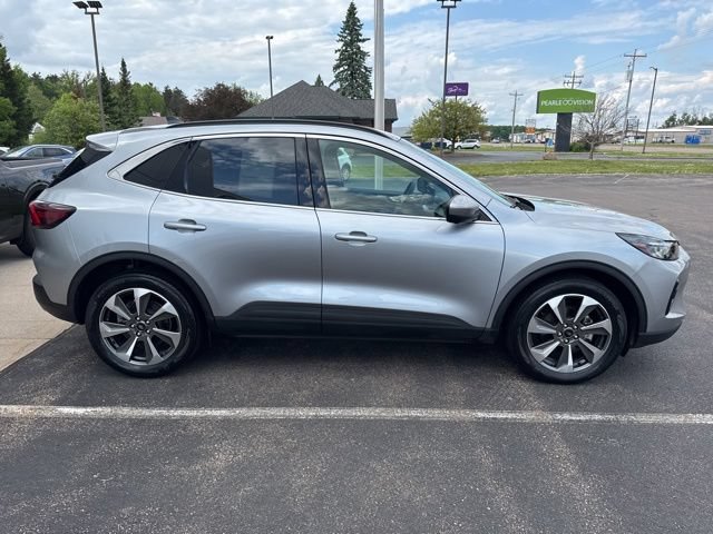 Certified 2023 Ford Escape Platinum w/ Class II Trailer Tow Package AWD/4WD image 10
