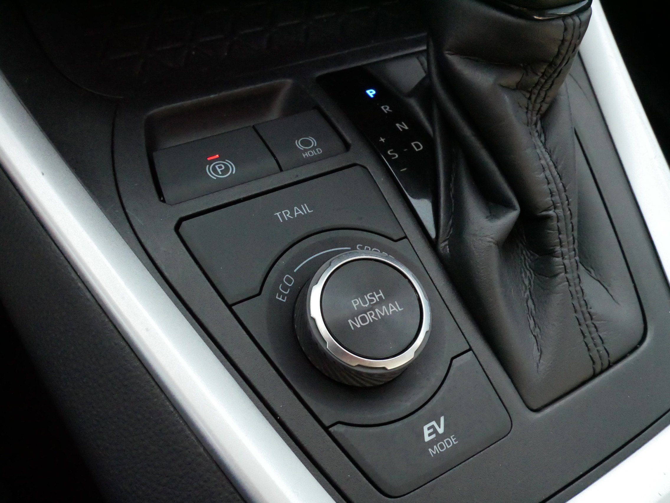 Certified 2024 Toyota RAV4 XLE image 28