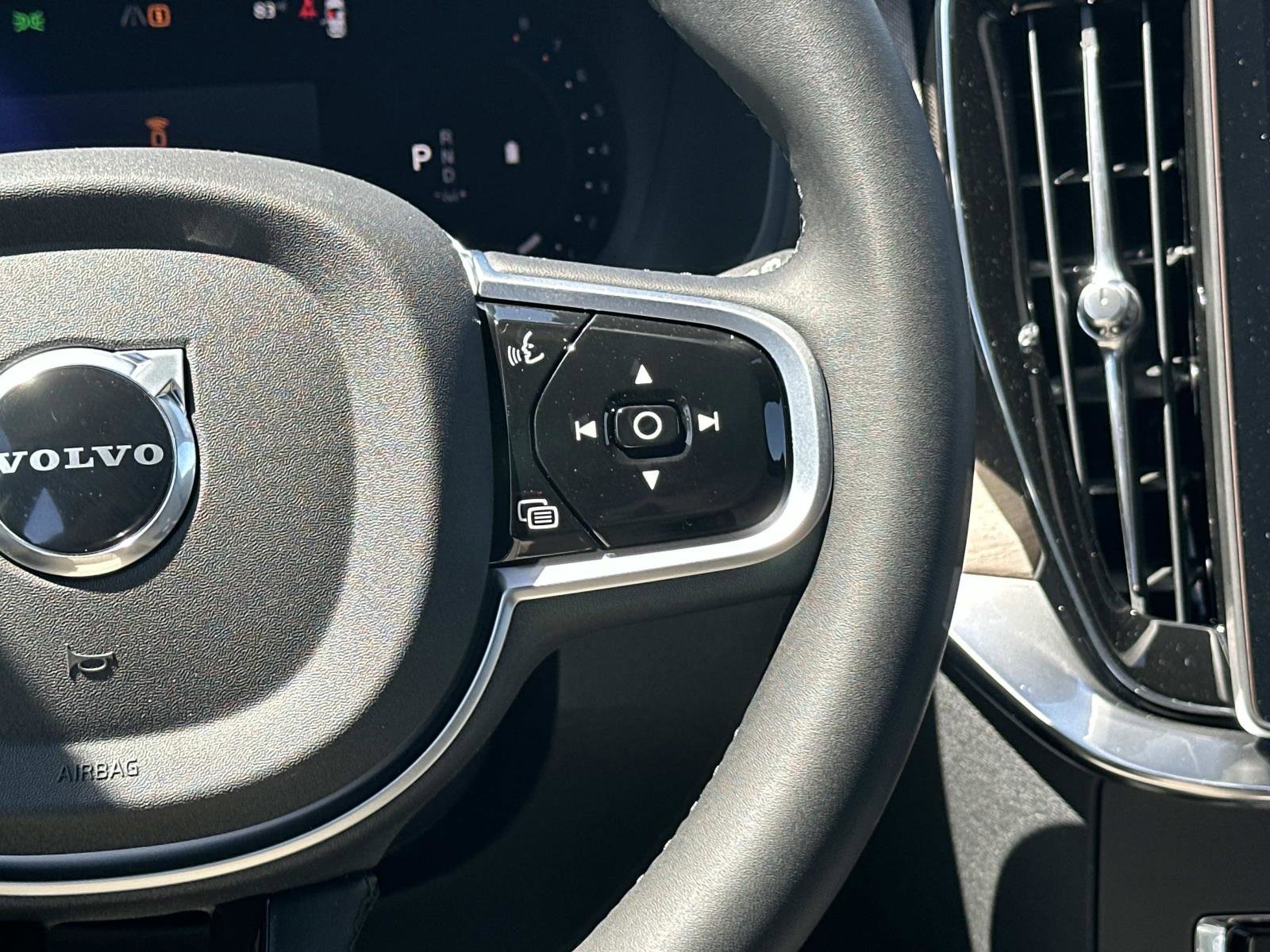 New 2026 Volvo XC90 B5 Plus AWD/4WD image 9
