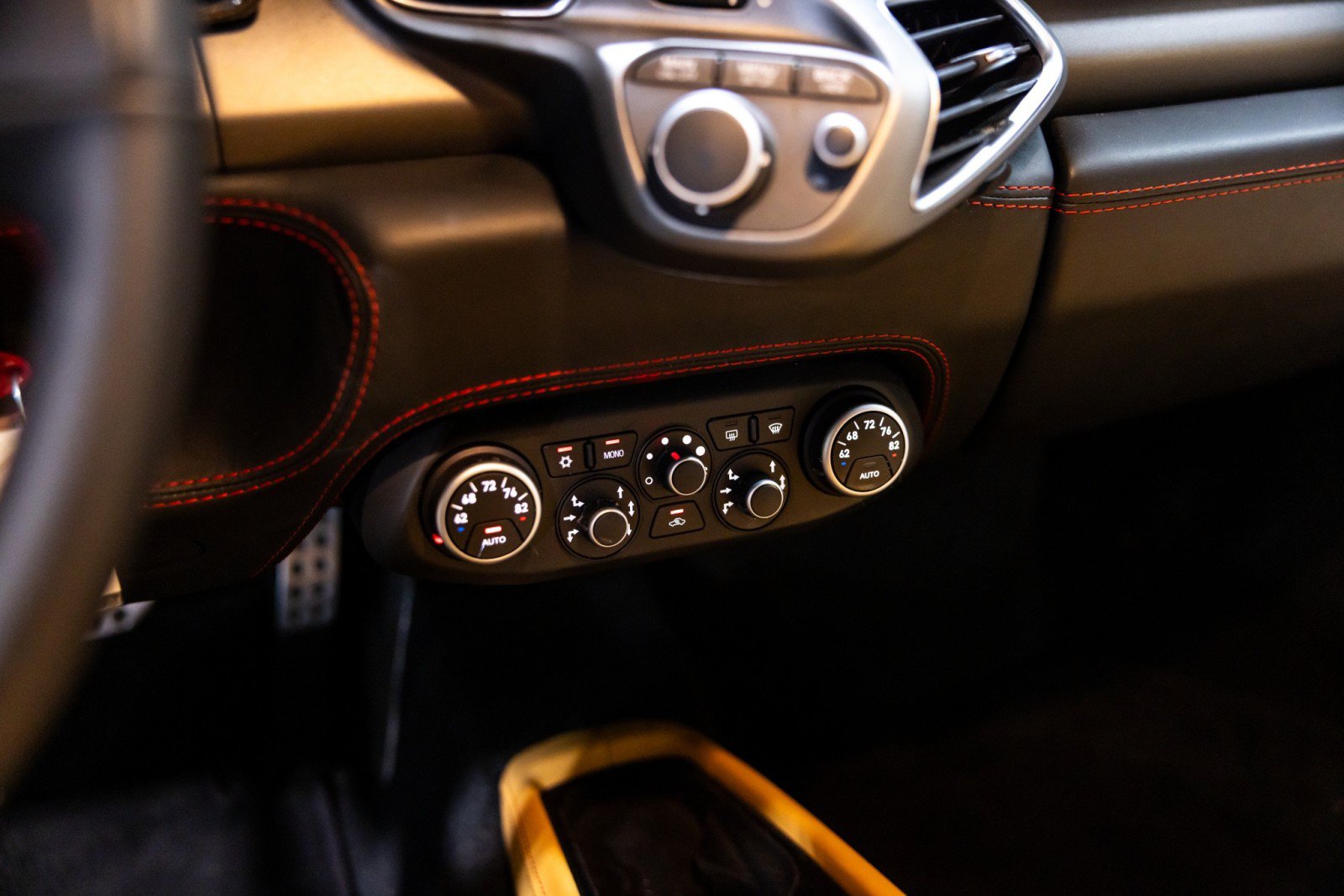 Used 2012 Ferrari 458 Italia Coupe RWD image 50