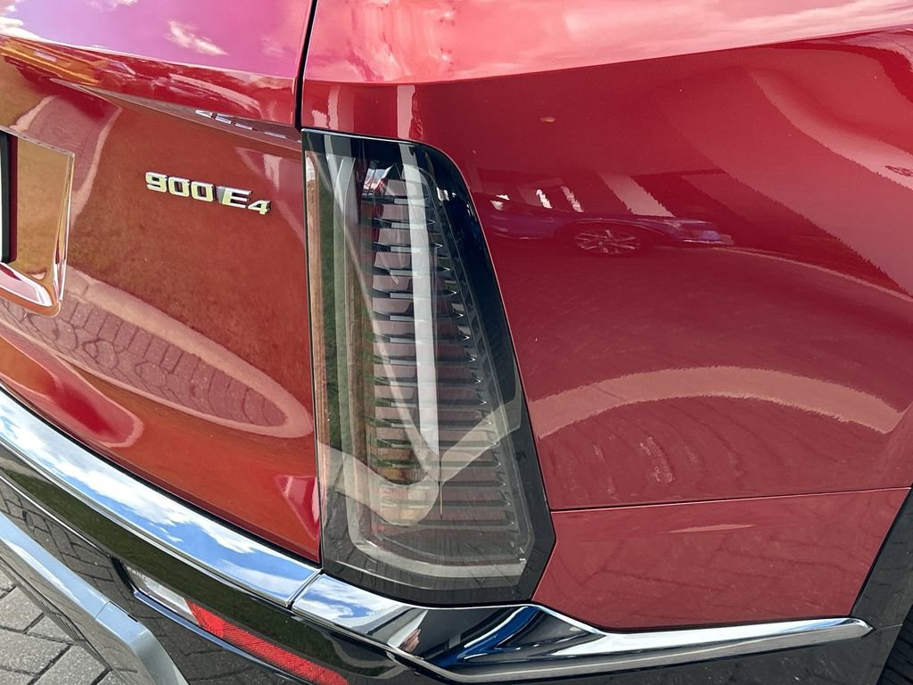 New 2026 Cadillac Vistiq Sport image 8