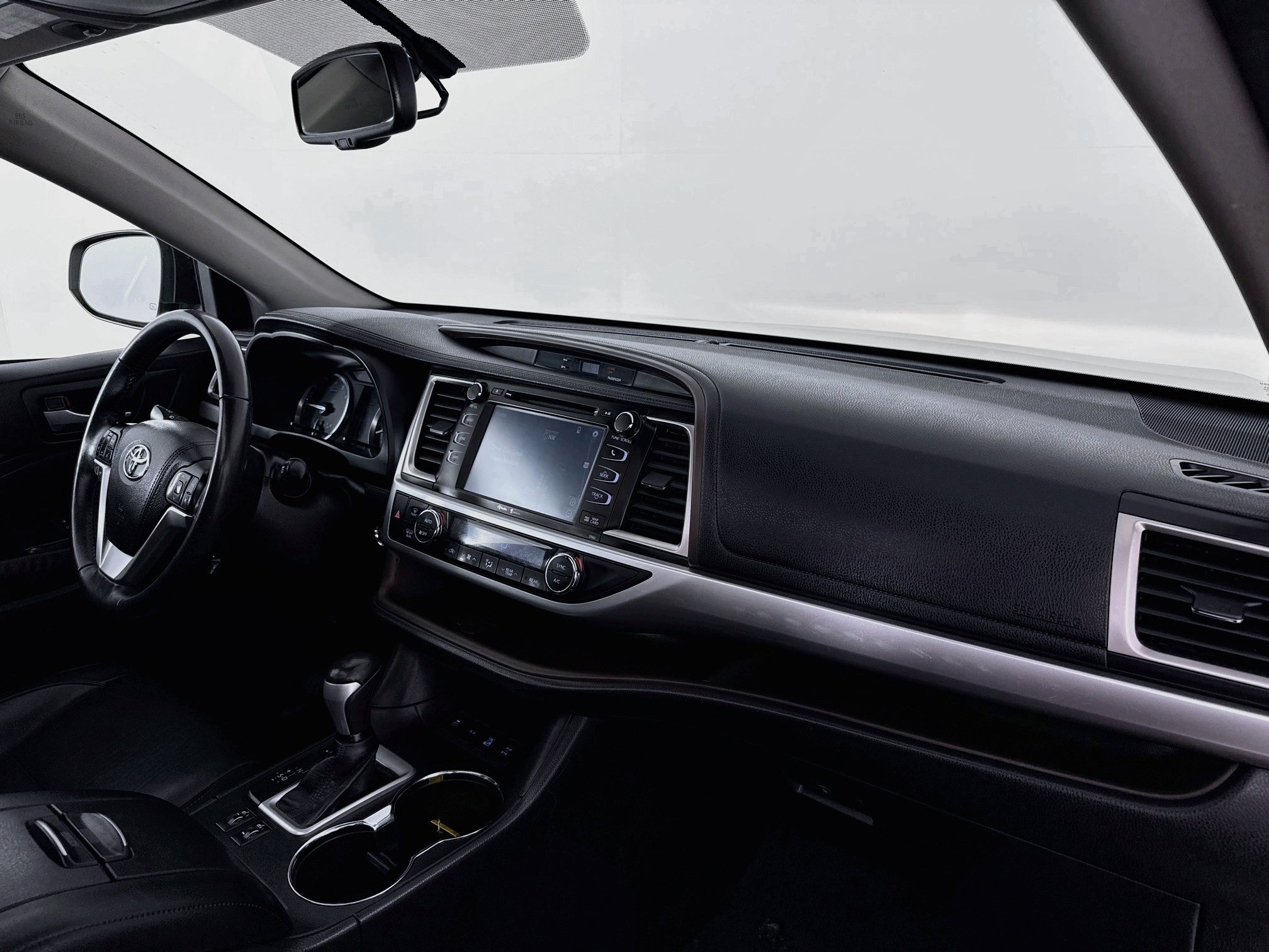 Used 2015 Toyota Highlander XLE AWD/4WD image 31