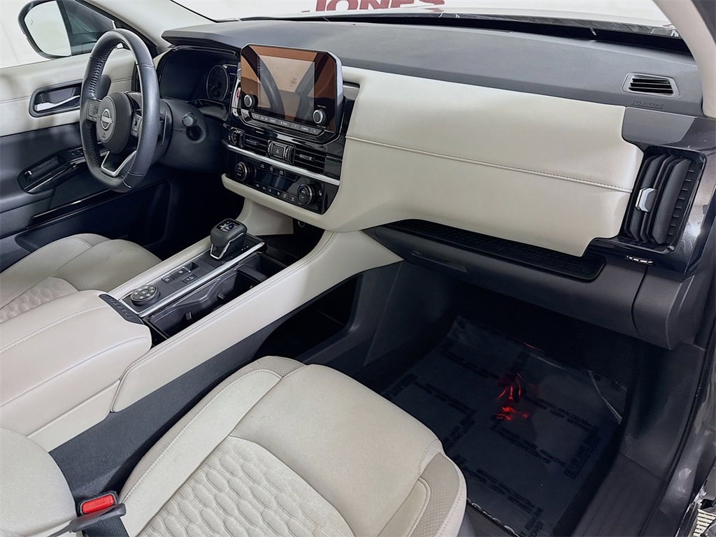 Certified 2022 Nissan Pathfinder SV w/ SV Premium Package image 35