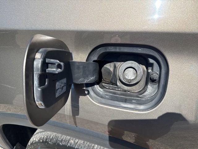 Used 2020 Chevrolet Traverse LT w/ LPO, Floor Liner Package AWD/4WD image 16