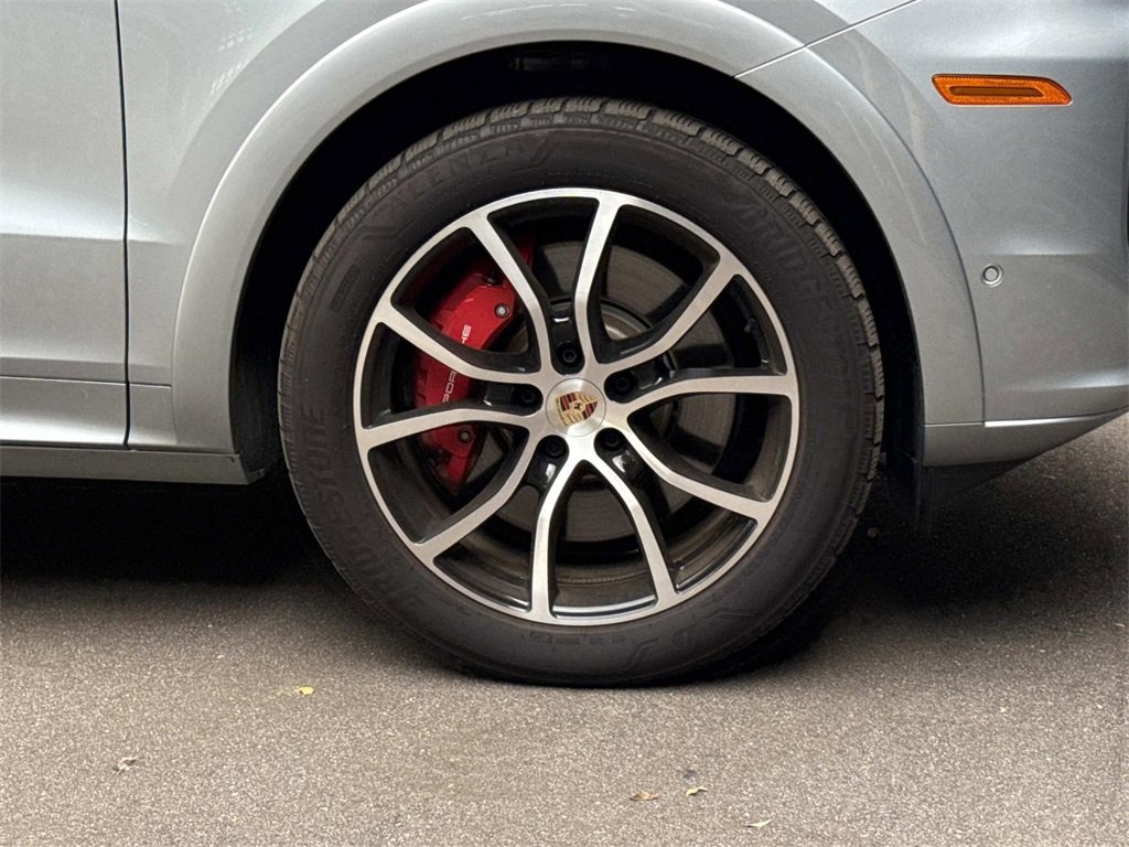 Used 2025 Porsche Cayenne S image 24