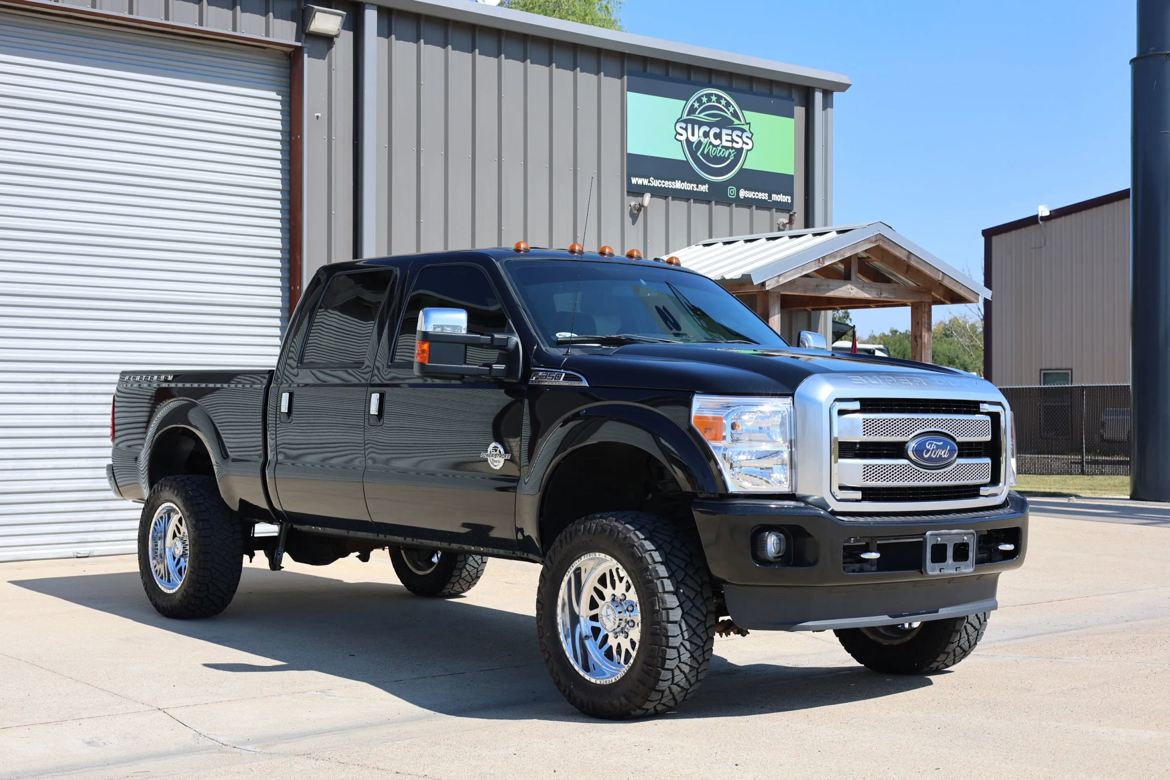 Used 2015 Ford F350 Platinum image 1