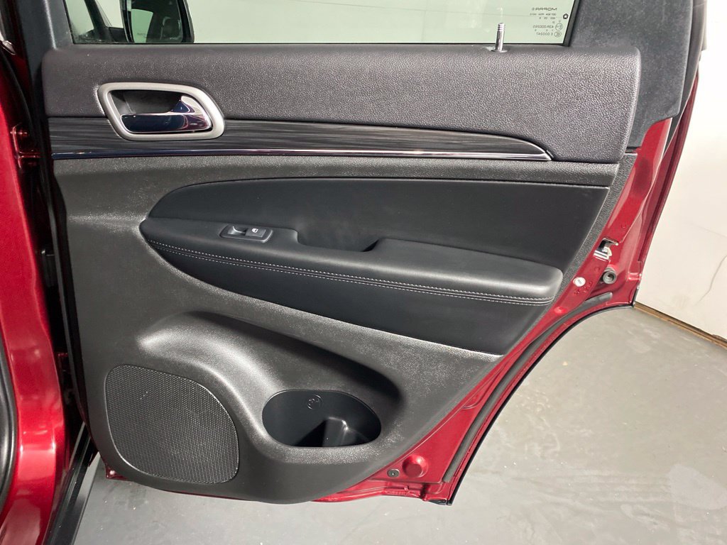 Used 2019 Jeep Grand Cherokee Limited AWD/4WD image 30