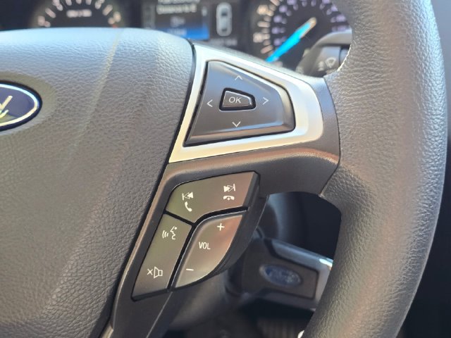 Used 2015 Ford Fusion SE FWD image 26