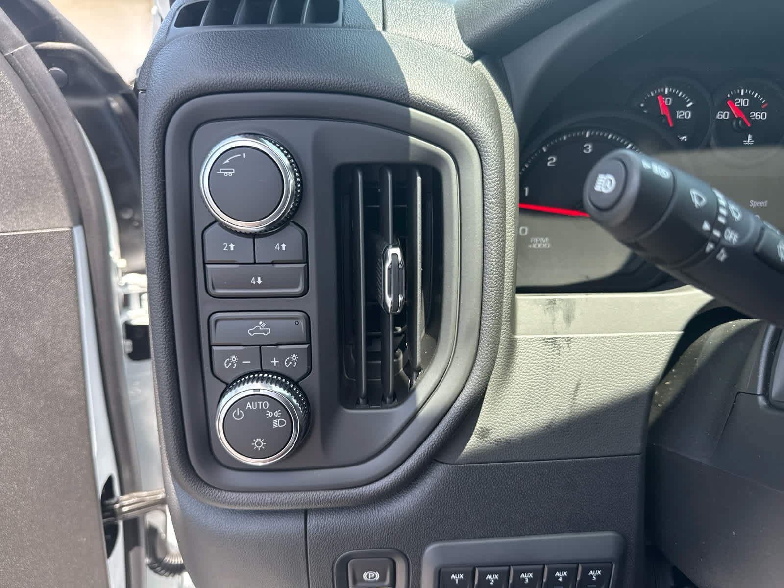 New 2026 GMC Sierra 3500 Pro AWD/4WD image 15