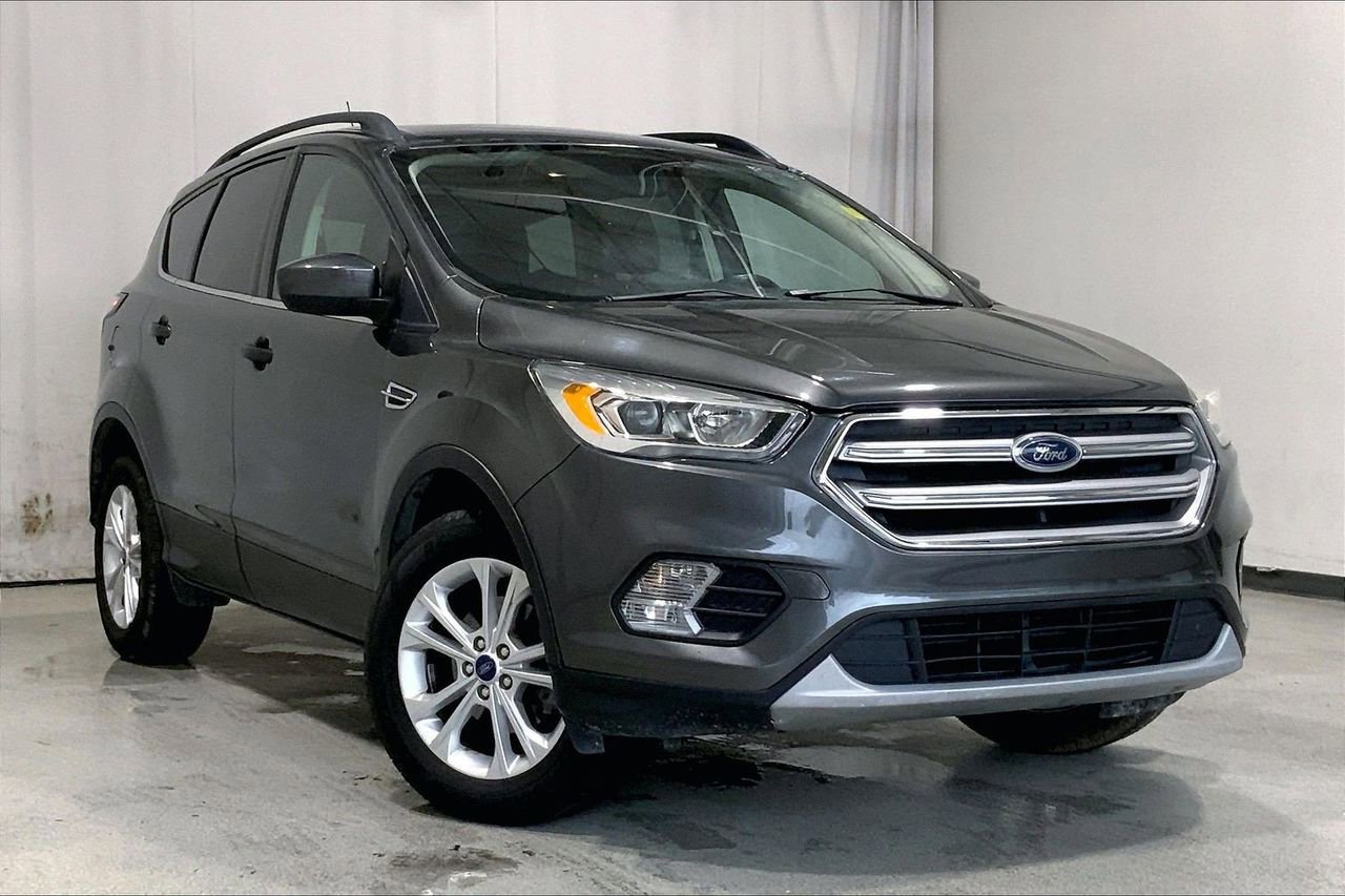 Used 2017 Ford Escape SE w/ SE Leather Comfort Package FWD image 1