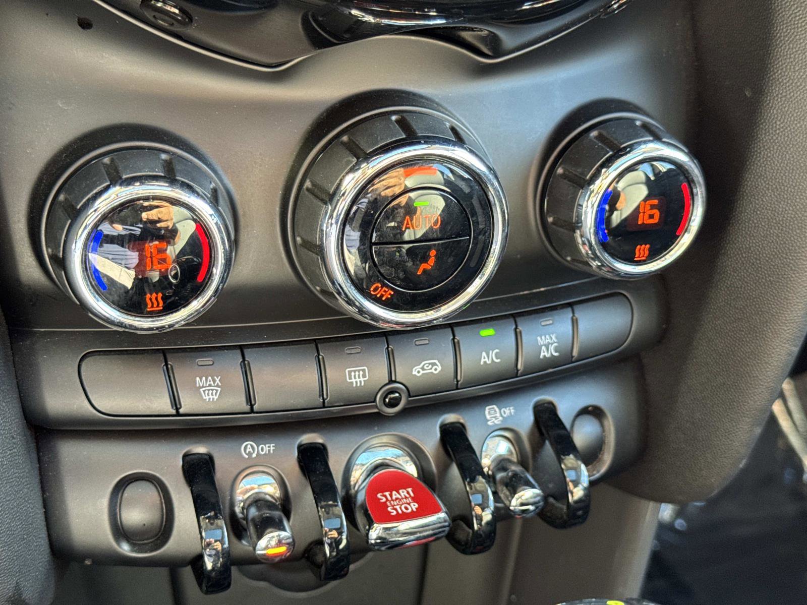 Used 2017 MINI Cooper 4-Door Hardtop image 26