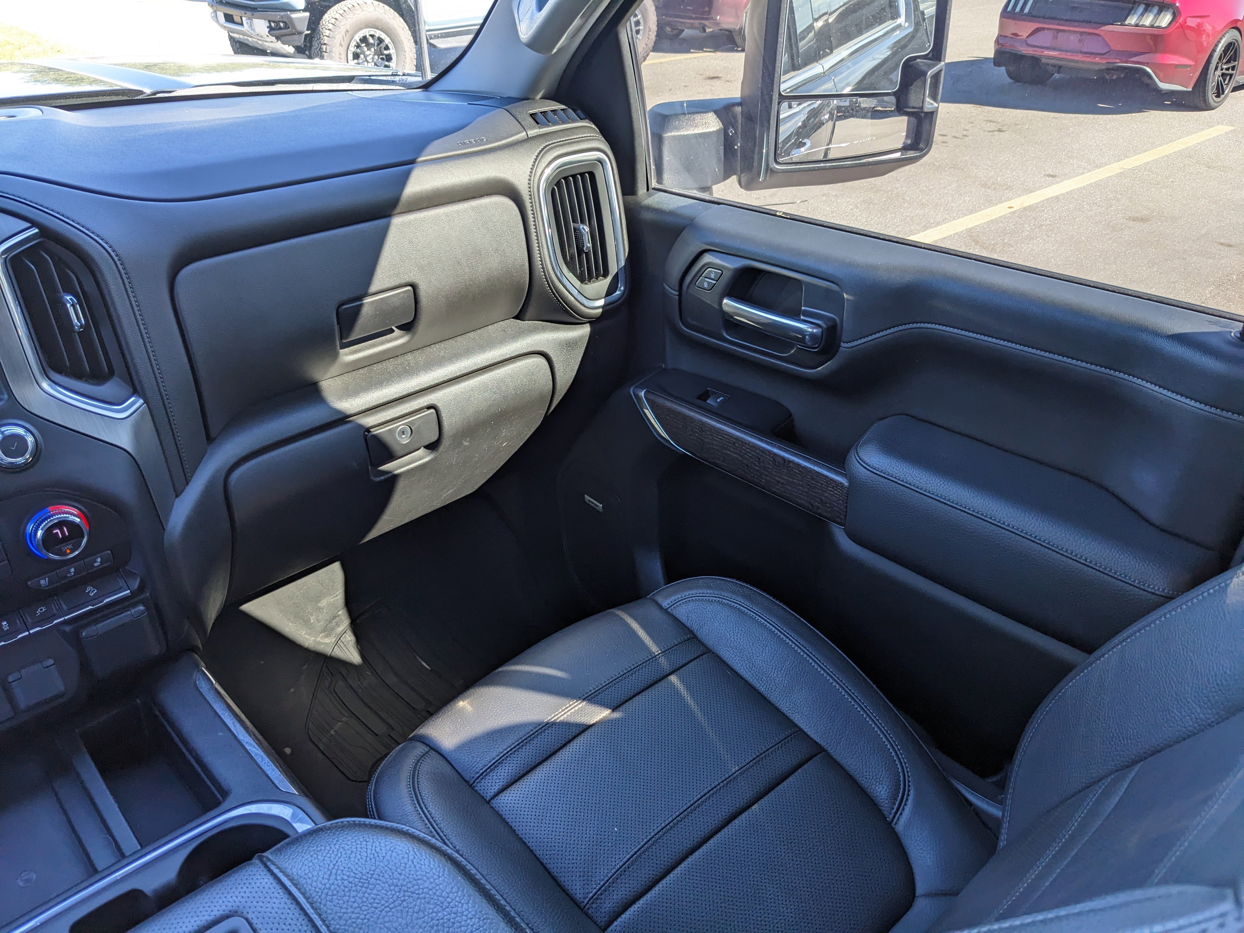 Used 2022 GMC Sierra 2500 Denali w/ Denali Ultimate Package image 17