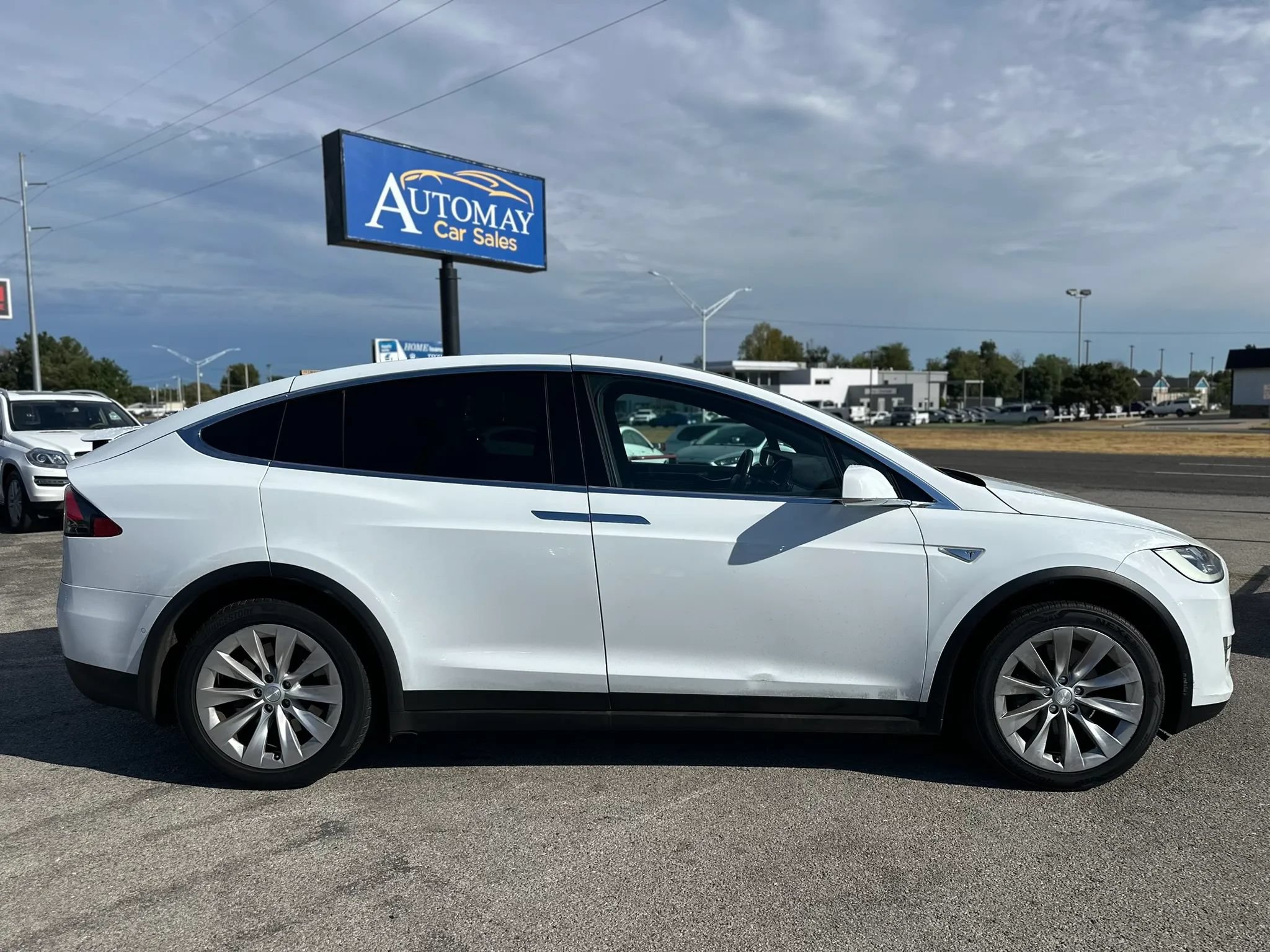 Used 2016 Tesla Model X 75D AWD/4WD image 9
