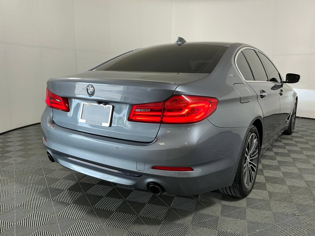 Used 2018 BMW 530e w/ Premium Package 2 RWD image 5