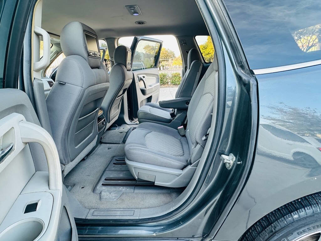 Used 2009 Chevrolet Traverse LT image 17