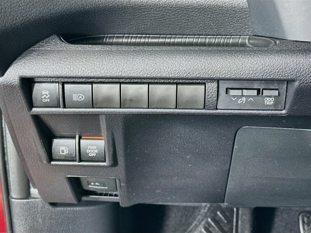 Certified 2026 Toyota Sienna XSE FWD image 10