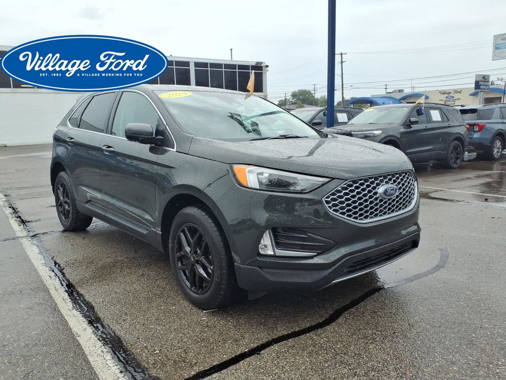 Used 2024 Ford Edge SEL w/ Convenience Package AWD/4WD image 4