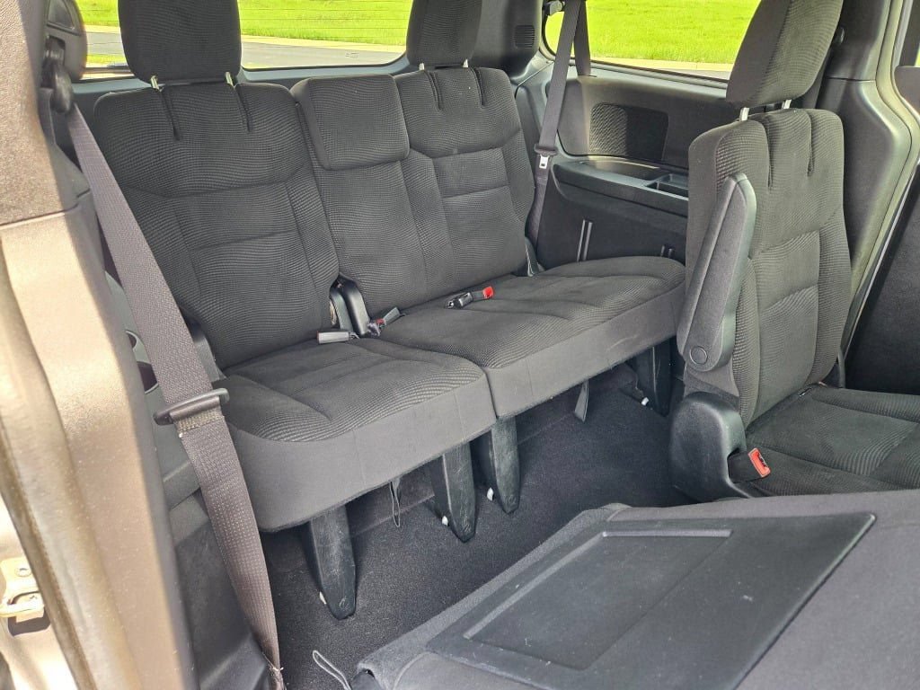 Used 2020 Dodge Grand Caravan SE FWD image 9