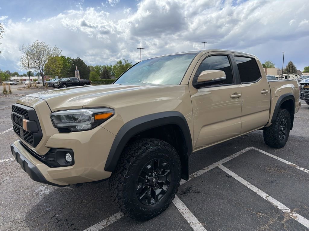 Used 2020 Toyota Tacoma TRD Off-Road w/ TRD Premium Off Road Package AWD/4WD image 4