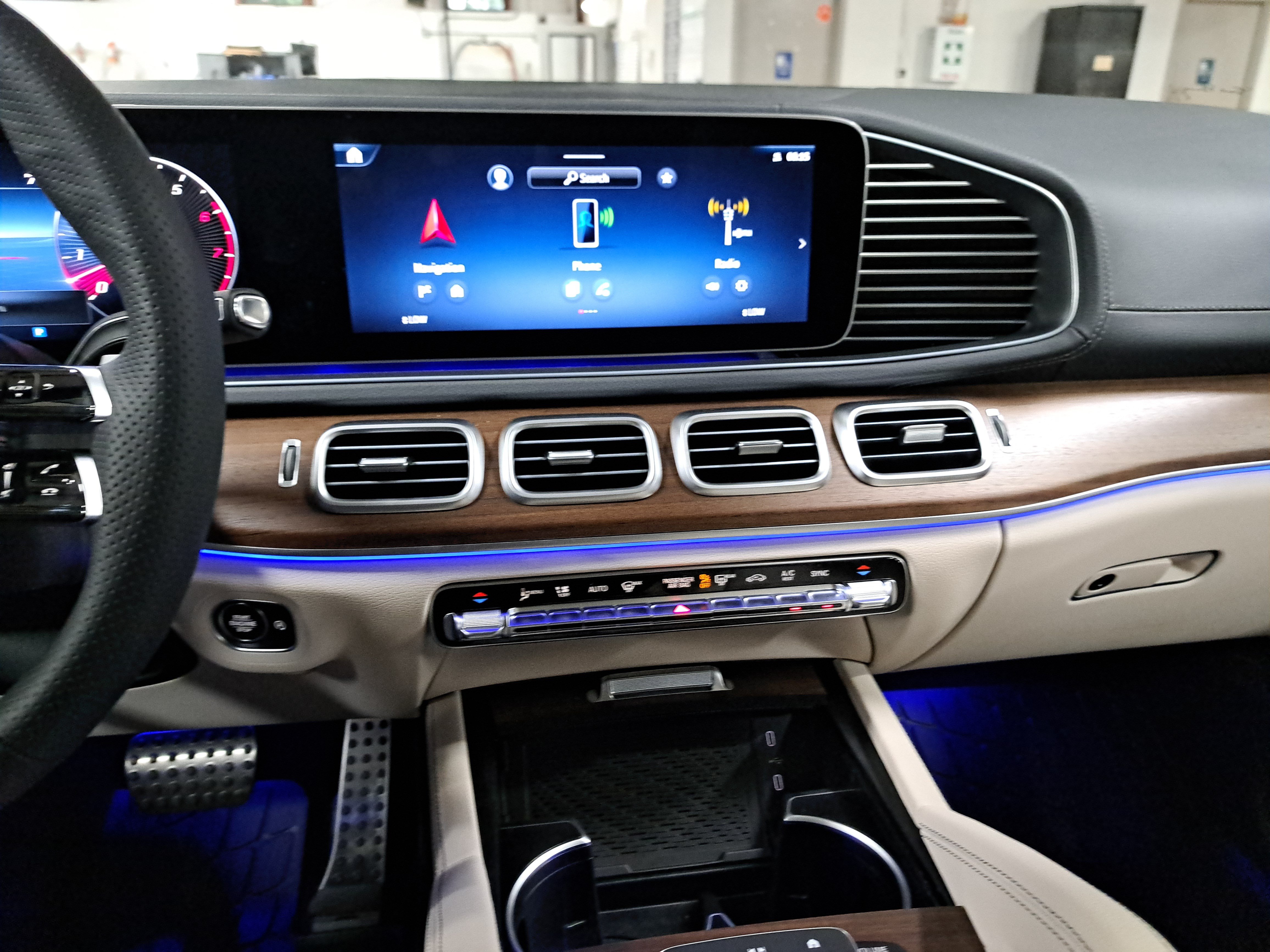 New 2026 Mercedes-Benz GLS 450 4MATIC image 22