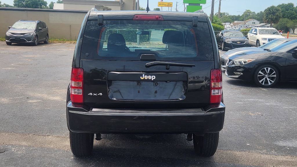Used 2012 Jeep Liberty Sport AWD/4WD image 5