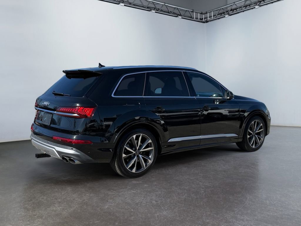 Used 2022 Audi SQ7 Prestige w/ Prestige Package image 3