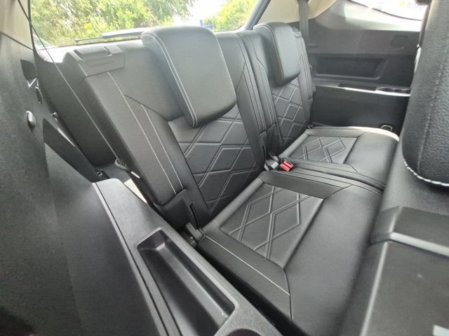 Used 2025 Volkswagen Atlas SE FWD image 29