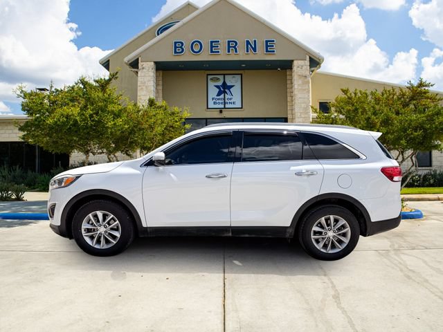 Used 2016 Kia Sorento FWD w/ LX Convenience Package image 2