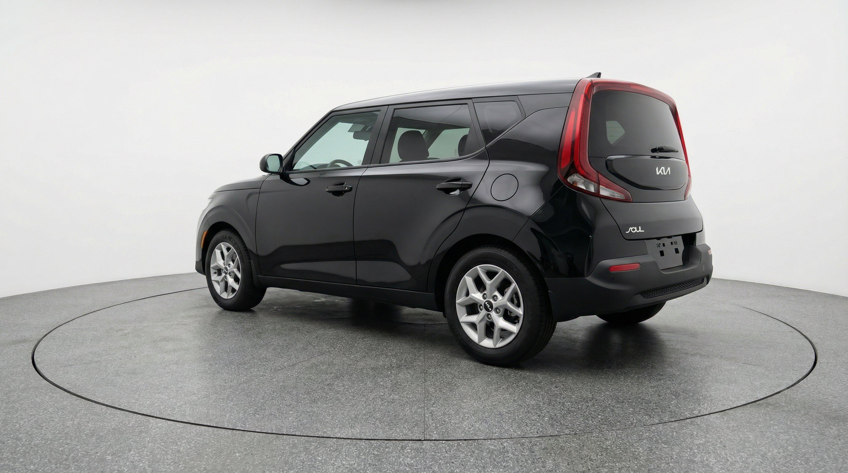 Used 2025 Kia Soul LX w/ LX Technology Package FWD image 6