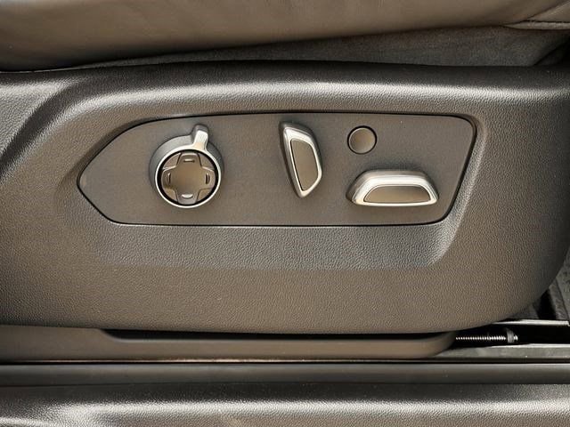 New 2026 Cadillac Escalade V w/ LPO, ONYX Package AWD/4WD image 24