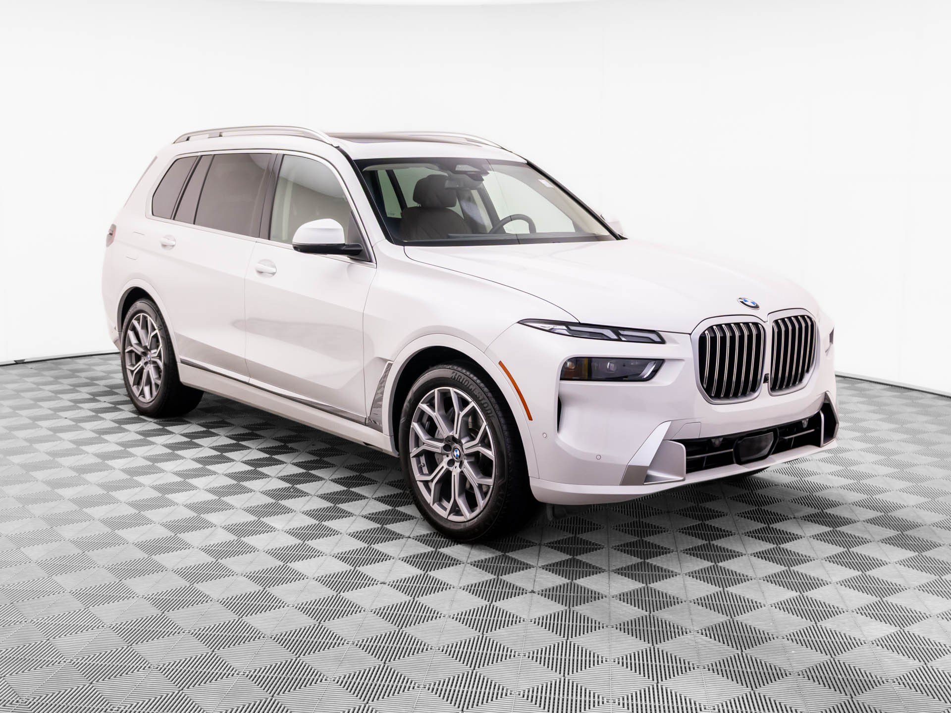 Certified 2026 BMW X7 xDrive40i AWD/4WD image 8