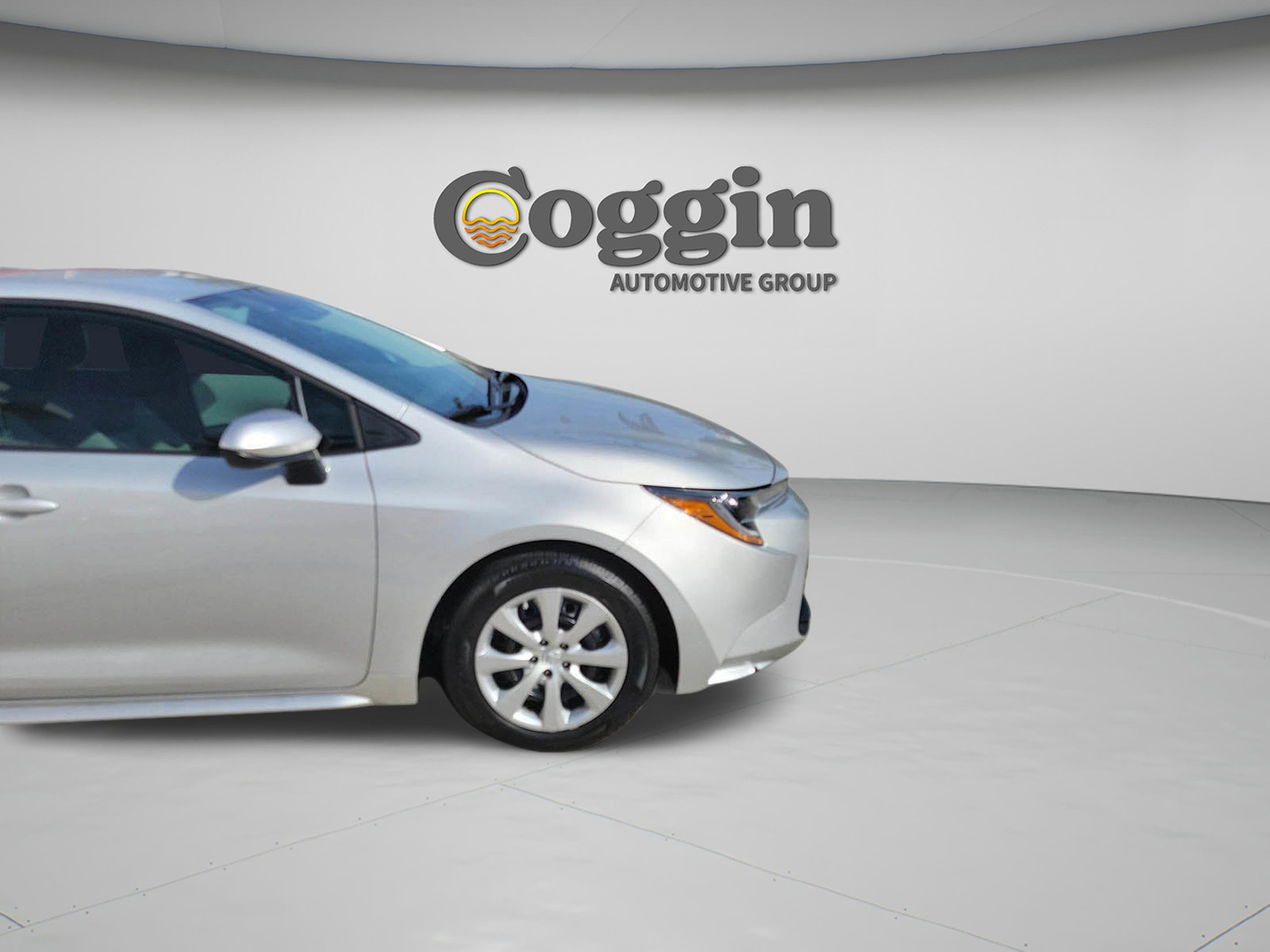 Used 2023 Toyota Corolla LE FWD image 32