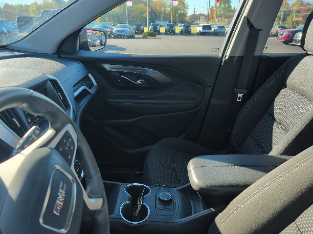 Used 2024 GMC Terrain SLE FWD image 10