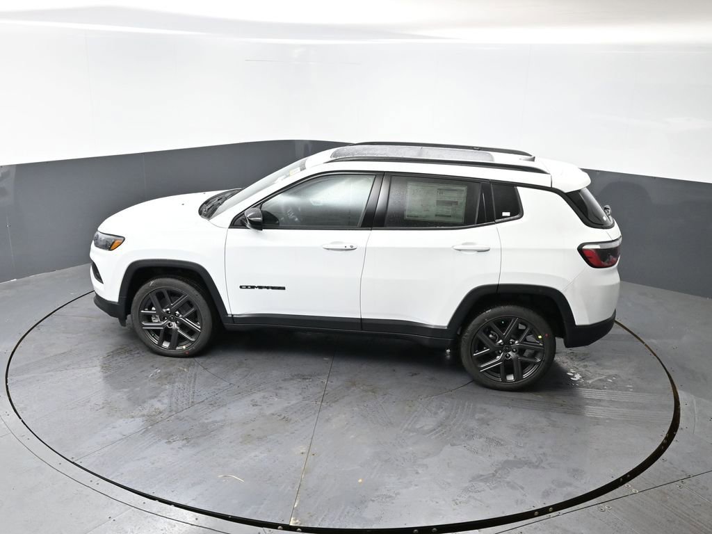 New 2026 Jeep Compass Latitude w/ Sun and Sound Group image 29