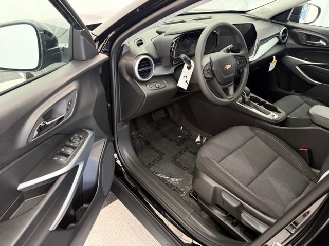 New 2026 Chevrolet Trax LS w/ LS Convenience Package FWD image 28