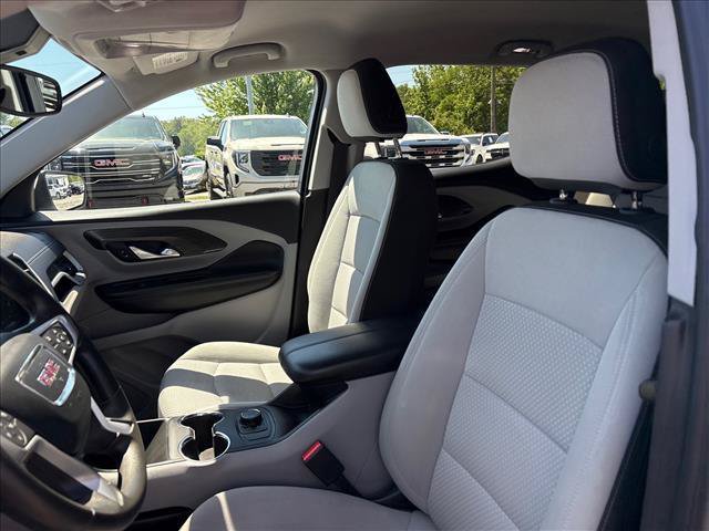 Used 2024 GMC Terrain SLE AWD/4WD image 18